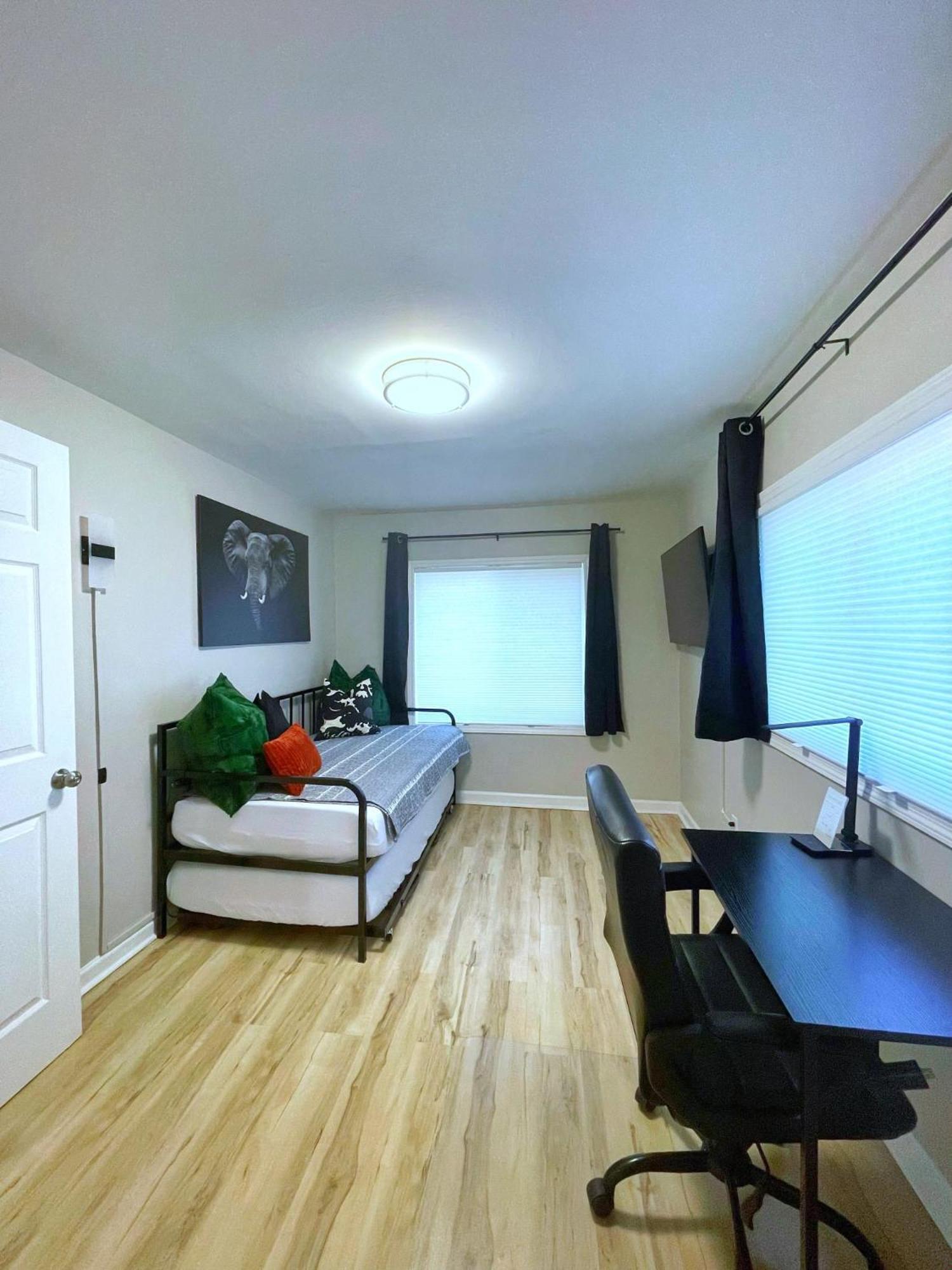 *New* The Cozy Haven, 5 Minutes To Atl Airport Apartment Atlanta Bagian luar foto